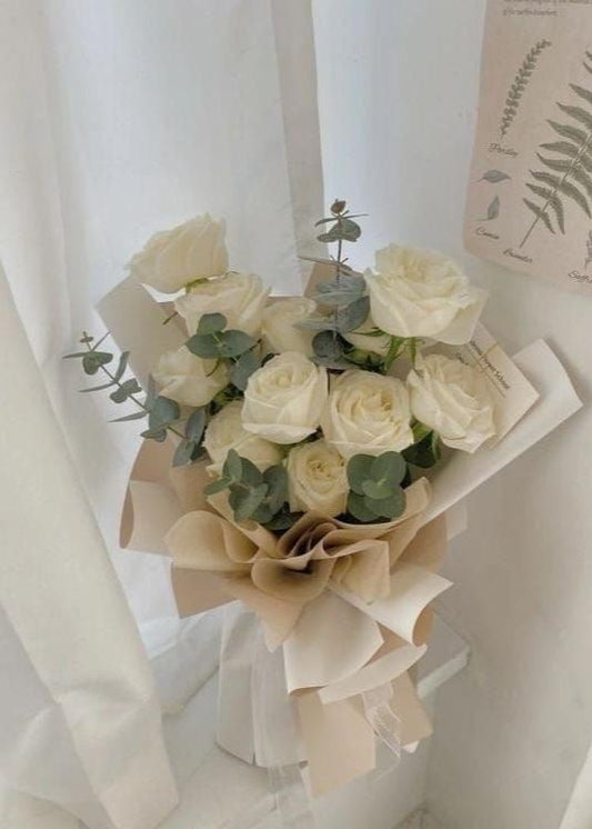 Dozen of White Roses Bouquet